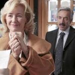 Ana Duato e Imanol Arias, en una escena de la serie «Cuéntame»