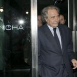 El presidente de la Caja Castilla-La Mancha, Juan Pedro Hernández Moltó, a su salida de la sede que la Caja tiene en Madrid
