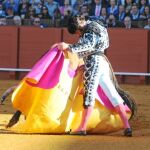 Morante de la Puebla, toreando ayer a la verónica