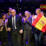 El ministro del interior, Jorge Fernández Díaz, a su llegada el acto de inicio de campaña que los populares catalanes celebran anoche en Barcelona