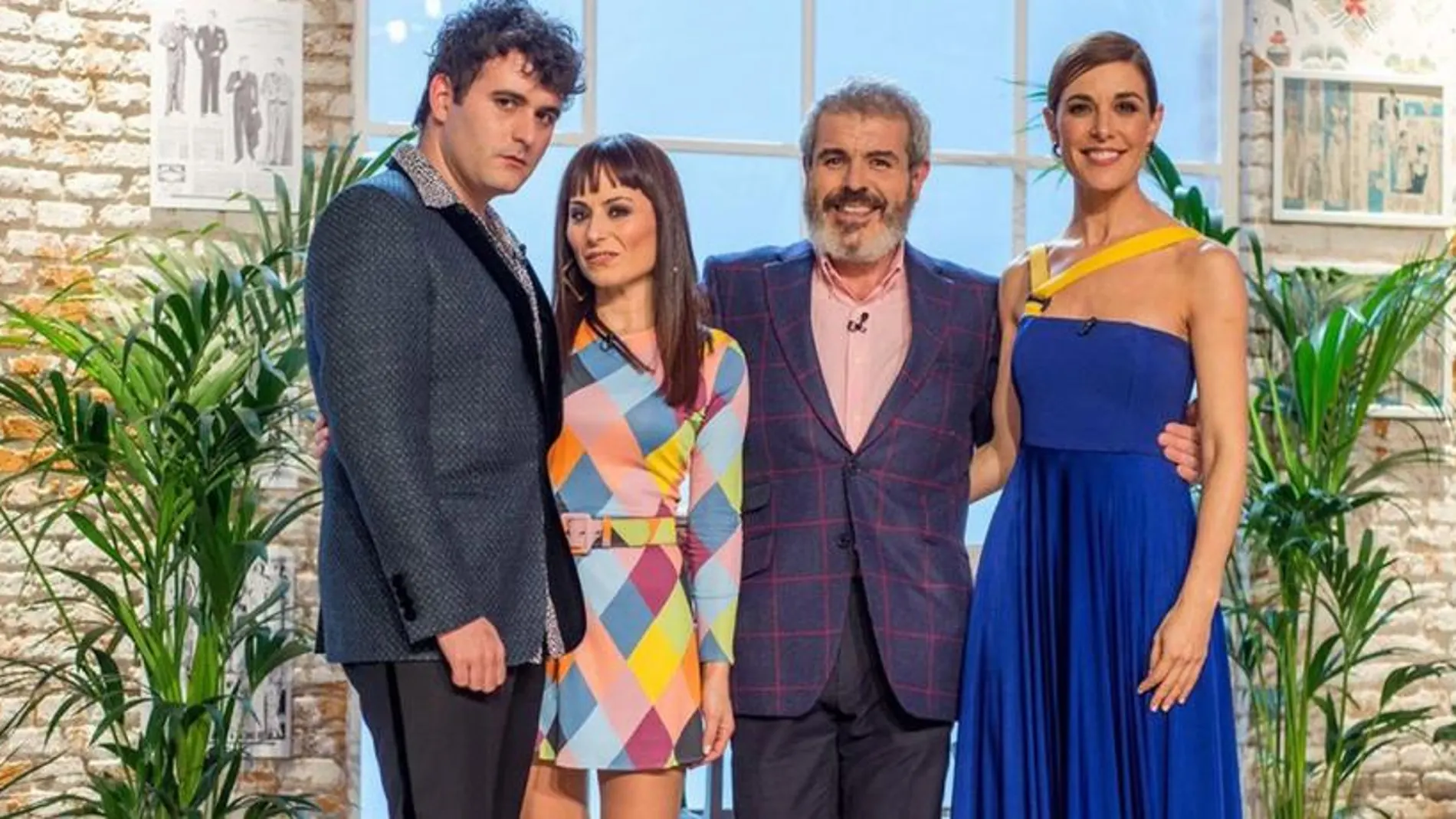 La presentadora Raquel Sánchez Silva y el jurado formado por Lorenzo Caprile, Palomo Spain y Marta Escoté