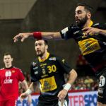 El jugador Valero Rivera (d) de España en acción