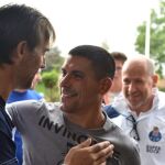 Maxi Pereira, con el técnico Julen Lopetegui, tras firmar con el Oporto