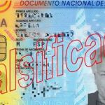 Carnet falso con la foto de Alec Baldwin. Foto: @policíanacional