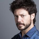 ’El embarcadero’, la nueva serie de los creadores de ‘La Casa de Papel’, ficha a su primer protagonista: Álvaro Morte