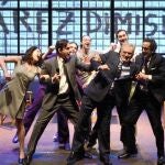 Una escena de «Transición», con Valero en el centro como Suárez