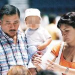 Una familia de peruanos vota en Madrid en sus últimas elecciones
