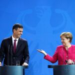 Pedro Sánchez, y la canciller alemana, Angela Merkel, durante la rueda de prensa tras su primera reunión bilateral en mayo