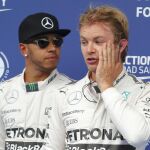 Lewis Hamilton y Nico Rosberg (dcha), tras la sesión de calificación de hoy en Austria
