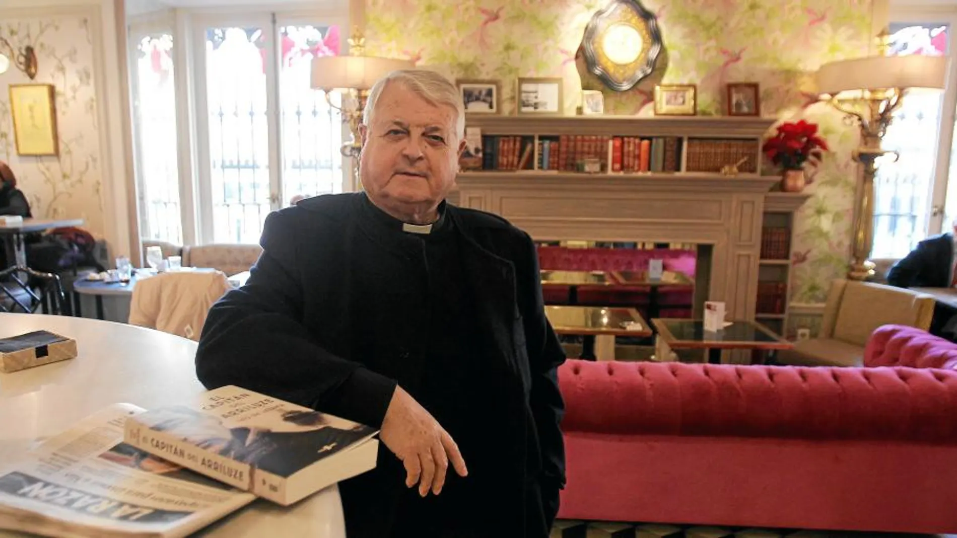 Luis de Lezama: «Más de una vez las lágrimas se me han mezclado con la tinta»