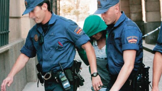 El juez imputa asesinato a la novia del hermano de Miguel