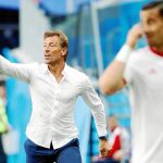 Hervé Renard, en la banda durante el estreno del campeonato en el Marruecos-Irán
