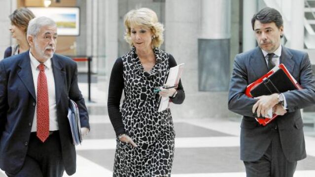 Esperanza Aguirre presentó junto con su vicepresidente, Ignacio González, y el consejero de Economía, Antonio Beteta, el nuevo proyecto de Ley