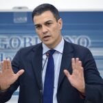 Sánchez, durante la rueda de prensa posterior a la reunión que ha mantenido con el presidente de Cantabria, Miguel Ángel Revilla.