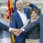 Mas (d), Junqueras (i), Romeva (c), Forcadell (2d), y Casals, durante la presentación de la lista unitaria a favor de la independencia.