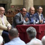 El secretario general de la Consejería de la Presidencia, José Manuel Herrero; el alcalde de Ágreda, Jesús Manuel Alonso; el presidente de la Diputación de Soria, Luis Rey; y el presidente de la Federación de Casas de Soria, Javier Muñoz, inauguran el Encuentro