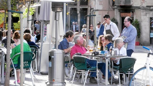 El gremio de restauradores alerta de que la normativa de terrazas amenaza 12.000 puestos de trabajo