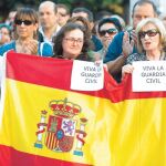 Más de seis mil burgaleses abarrotaron su Plaza Mayor para condenar los atentados y apoyar al instituto armado