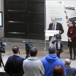 El conseller Alcaraz, la vicepresidenta Mónica Oltra y la directora general de Transparencia, Aitana Mas