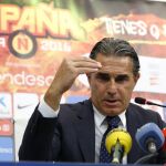 El entrenador de la selección española de baloncesto, Sergio Scariolo, durante la rueda de prensa ofrecida hoy en la localidad madrileña de Alcobendas.
