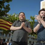 El presidente de ERC, Oriol Junqueras junto al candidato Gabriel Rufián, durante el acto final de campaña, que ha celebrado en Palamós
