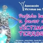 Las víctimas salen a la calle para vender entradas del I Cuadrangular Solidario de Fútbol Sala a beneficio de la AVT