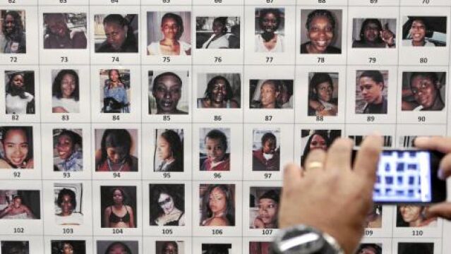 El panel de fotografías que la Policía ha puesto a disposición de los ciudadanos