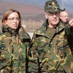 Chacón se reafirma en la retirada de Kosovo antes de final de verano
