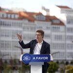 El presidente del Partido Popular de Galicia, Alberto Núñez Feijóo, durante el mitin de cierre de la campaña