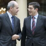 Patxi López, junto al vicepresidente Chaves