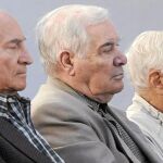 En esta imagen de 2009 se ve juntos a antiguos mandos militares y policiales que participaron en el Plan Cóndor. De izquierda a derecha, Germán Montenegro, Jorge Osvaldo, Carlos Tepedino, Eugenio Guanabens, Reynald Bignone, último dictador de Argentina, y Omar Rivero