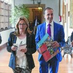 La presidenta de la Diputación de Zamora, Mayte Martín, presenta «Eno Toro», junto a José Luis Prieto; el alcalde del Toro, Tomás del Bién, y Amancio Moyano