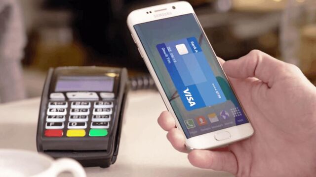 Los jóvenes valencianos pagan ya sus compras con el móvil
