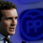 El vicesecretario de Comunicación del PP, Pablo Casado, durante la rueda de prensa ofrecida hoy en la sede del partido, en Madrid.