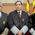 En la imagen, el nuevo fiscal superior de Cataluña, Francisco Bañeres, el fiscal general del Estado, Julián Sánchez Melgar, y la fiscal de Barcelona, Concepción Talón