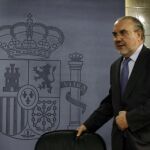 Solbes asegura que «no hay ninguna otra entidad» en riesgo de intervención