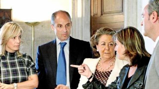 Camps, con los alcaldes de las tres capitales y la presidenta de la FVMP