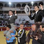 Leonardo Hernández y Diego Ventura a hombros en Granada