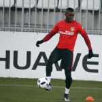 Jackson Martínez durante un entrenamiento con el Atlético