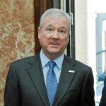 El presidente de la Región, Ramón Luis Valcárcel (centro), acompañado por el rector de la UPCT, Félix Faura (izquierda), y por el rector de la UMU, José Antonio Cobacho (derecha)