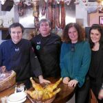 Juan José Mallo, chef y director del restaurante de Lali, junto a parte de su equipo