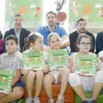 Los hermanos Roca y Pau Gasol presentaron ayer el libro