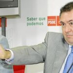 Juan Espadas se aleja de «quienes sólo buscan culpables», en referencia al PP y Zoido