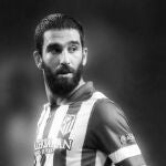 Fotografía con la que Arda Turán acompaña su carta de despedida