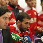 Raúl Martín Presa (i), presidente del Rayo Vallecano, durante la rueda de prensa ofrecida hoy por la plantilla en la ciudad deportiva del equipo.