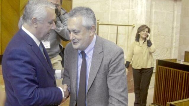 Arenas y Griñán se felicitaron las Navidades ayer en el último Pleno