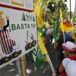 Protesta en Sevilla contra los aranceles de Estados Unidos a la aceituna negra de mesa española