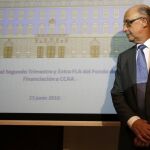 El ministro de Hacienda y Administraciones Públicas en funciones, Cristóbal Montoro, durante la rueda de prensa en la que ha informado hoy de las asignaciones del Fondo de Liquidez Autonómica (FLA) a las comunidades autónomas