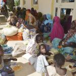 Mujeres y niños rescatados por los soldados de las manos de Boko Haram en Nigeria, en una imagen de archivo
