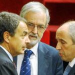 En la imagen, José Luis Rodríguez Zapatero, con los peneuvistas José Ramón Beloki y Josu Erkoreka